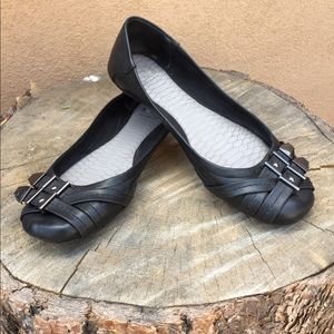 Gianni Bini women’s black flats